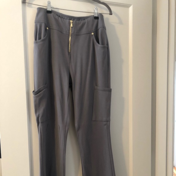 2 Jaanuu size medium gray zip up yoga scrub pants - Picture 2 of 3
